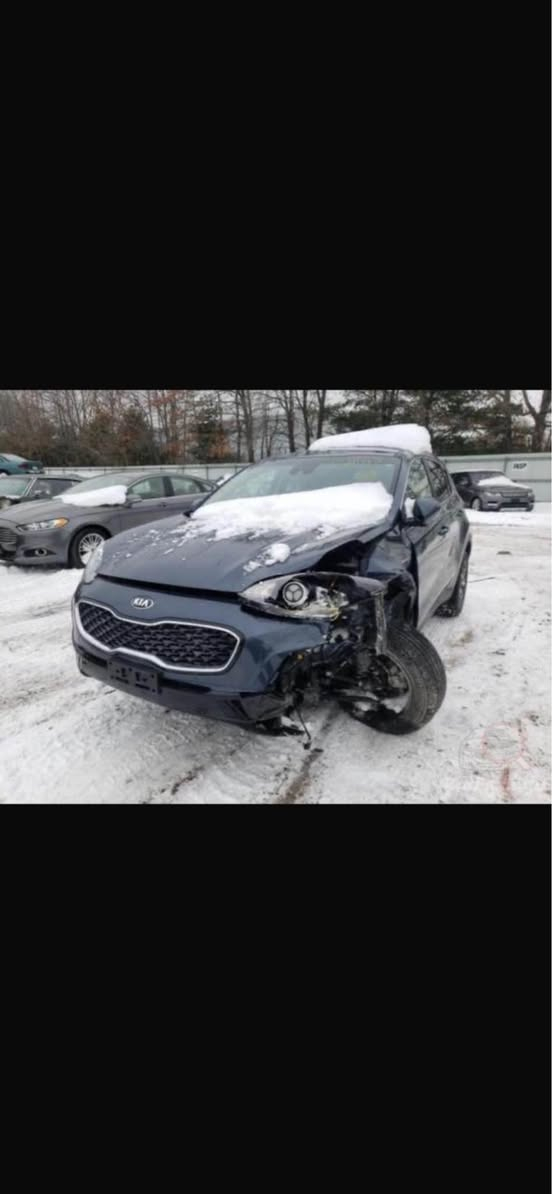 السلام عليكم كيا سبورتاج ٢٠٢١ ماشية ٤٥ السيارة جديدة حادثهة فقط جاملغ امامي مكانهة الدورة حي اسيا السعر ١٦٢ بيهة مجال بسيط *********** بغداد, العراق
