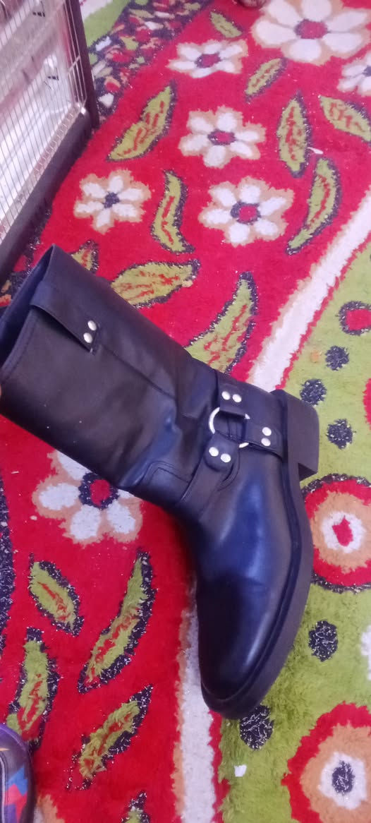 البيع سعر 25الف.    قياس 40.        ***********
