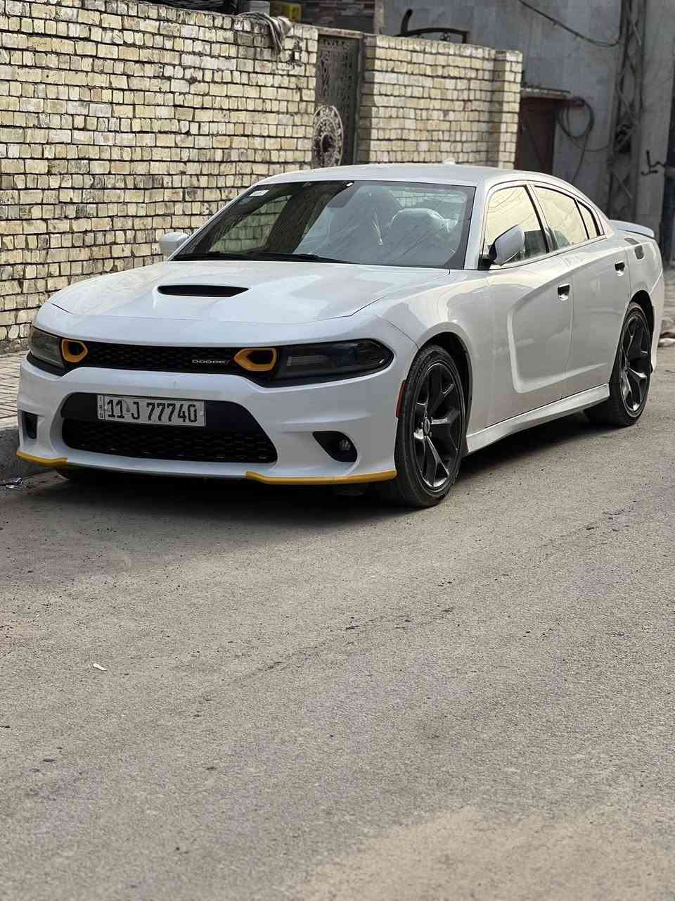 للبيع: دودج جارجر GT 2019
 مكان السيارة: بغداد
 السعر220 ورقة – قابل للتفاوض
 ماشيه 84
 المحرك: 6 سلندر – 3600
• شاشة كبيرة
• إنارة الداشبول والأبواب
• تحكم عن بعد بالهاتف

⚠️ أضرار السيارة:
• وارد أمريكي
• صبغ البنيد  ودعاميه
• الإيرباكات سليمة
• صور الحادث مرفقة مع الصور
• صورة السونار مرفقة مع الصور

📌 تفاصيل إضافية:
• رقم السيارة بغداد الدولي الجديد (مميز 77740)
• باسمي– تحويل مباشر
• حالة السيارة جاهزة بدون أي نواقص
• لون السيارة أبيض
📞 للتواصل: ***********
💰 السعر:220 ورقة – قابل للتفاوض
