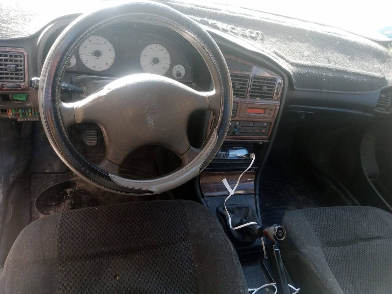 سلام عليكم 
بيجو بارص مديل 15 جاملغ امابي بدون دواخل ولباقي كفاله السعر 48 وبيها مجال لشراي 
الرقم ***********
