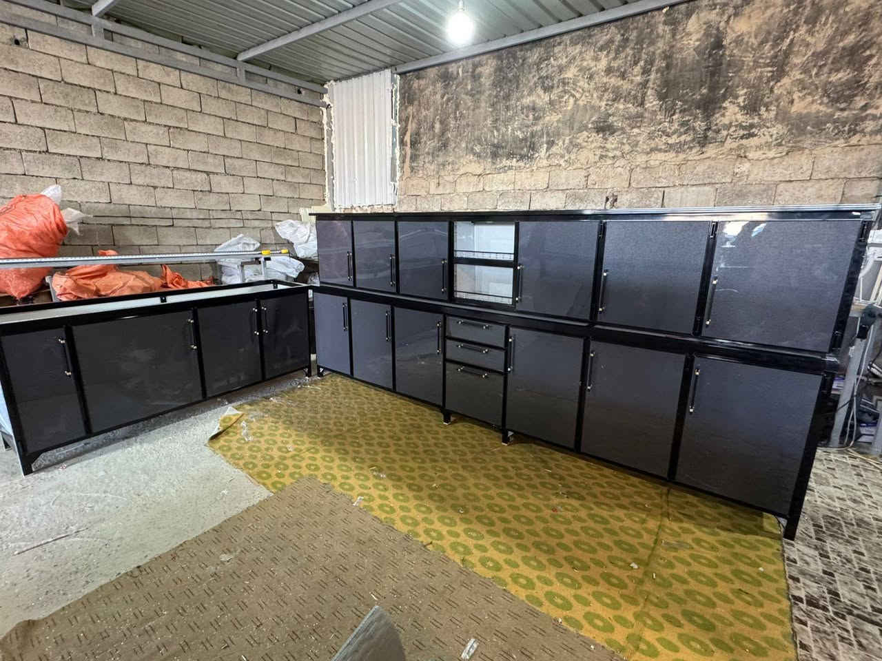 السلام وعليكم يقدم لكم معمل الرحمه احدث تصاميم الكاونترات نشتغل كاونترات حسب الطلب وايضا جزامات نشتغل عدنه جمله خارج المحافضه  مفرد  وجمله ايضا داخل المحافه لتواصل والاستفسار ع الرقم او مراسله الصفحه  ***********🩷😁
