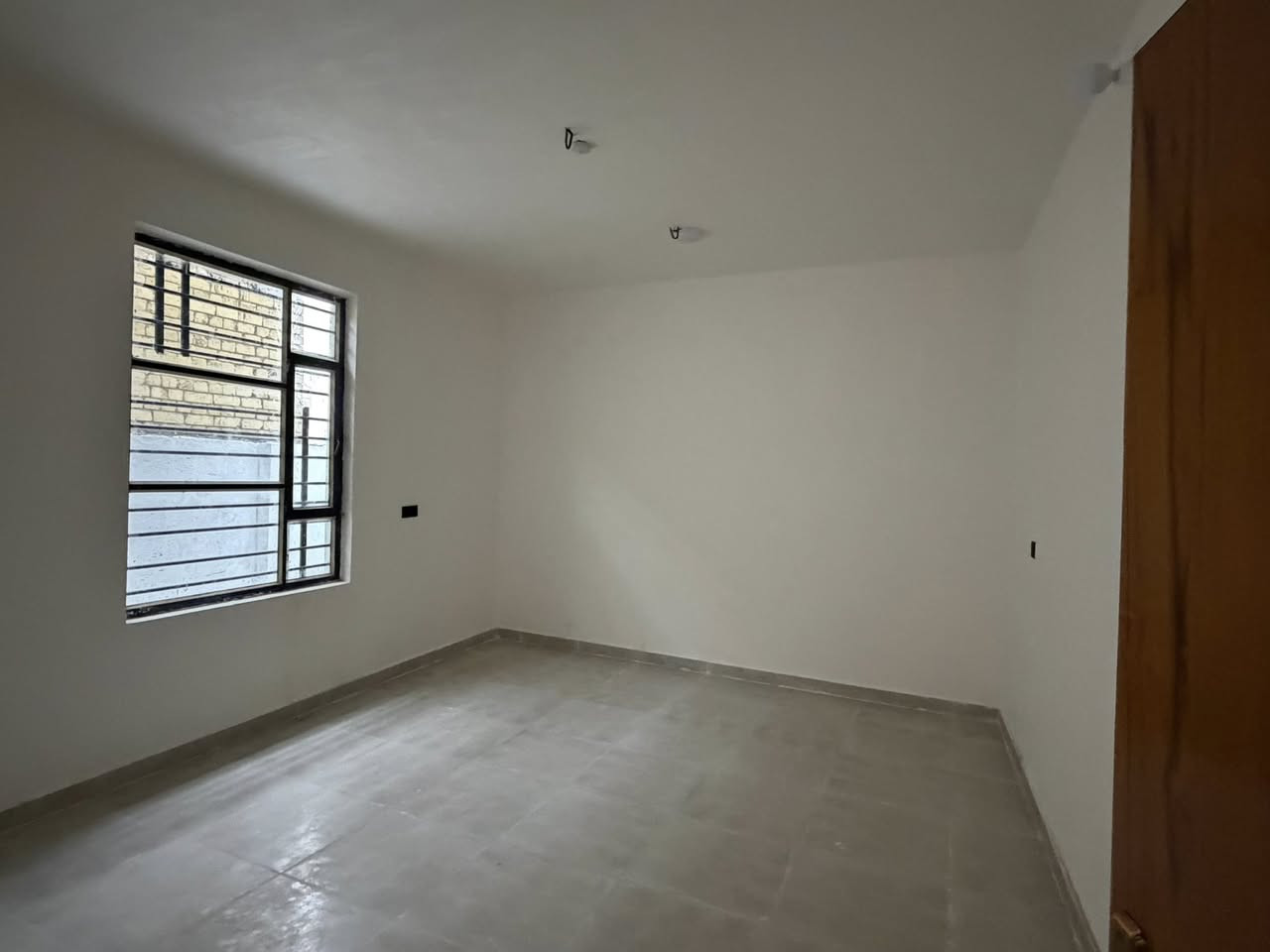 بيوت عدد مساحه كل بيت 100 متر في الموظفين الزراعي بناء حديث وجاهز للسكن للاستفسار 
***********
***********
