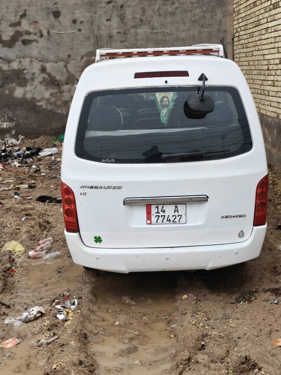 السلام عليكم ورحمة الله وبركاته سيارة للبيع كفاله عامه بل تصوير موجود تحويل ثاني يوم شرط السياره متنباع اذا مو تحويل باسمي الاتصال عله الرقم *********** أو الرقم الثاني *********** وبل خدمه السيارة حاليا في ميسان العمارة
