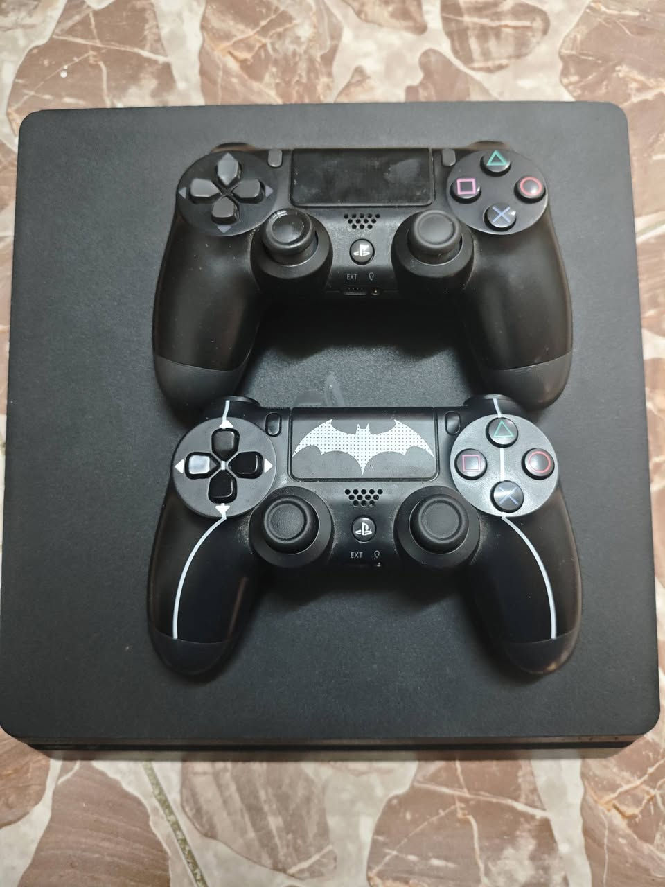 سلام عليكم
عدنه ps4 مهكر نضام قرص يعني تكدر تلعب اونلاين و تهكير بنفس الوقت جهاز حيل نضيف ويه يدات ثنين واحد بلادي و واحد تجاري
غراضه كامله و معزز سرعته العاب 60 فريم تشتغل فول سلس وانطي بي ضمان اعاده اذا بي شي سعره 280 الف (مهكر مو عادي) 

وعندي UBS 1200 تشغل بلي 4 و شاشه 45 لمده 45 دقيقه صافي بدون فصلات او شي وشرط همين سعره 60 الف جديد بعده 
***********
