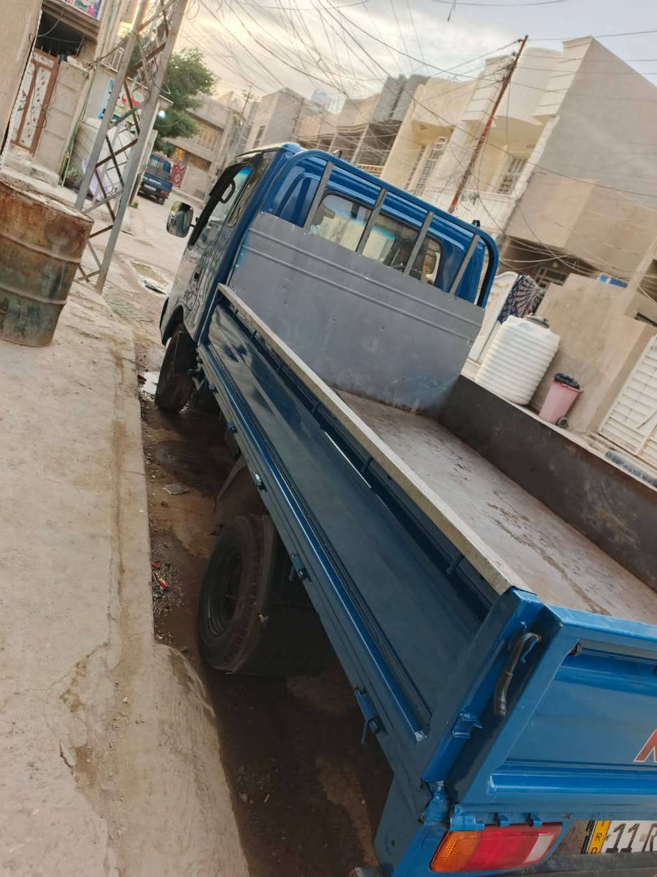 السلام عليكم كيه ام عيون رقم بغداد موديل 2001مشروع وطني بسمنه رقم انكليزي سنويه صاقطه مصبوغه عام للجماليه شاصيه نضيف حداديه جيد جداً تخم تاير تحويل مباشر 

السعر:70 بيه مجال بسيط 
السكن:بغداد 
للستفسار:*********** حسن القريشي.
