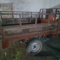 موديل ١٠ • أسود • نجف