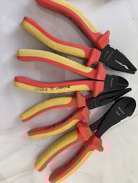 عازل كهربائي • بروسكت • ديوانية