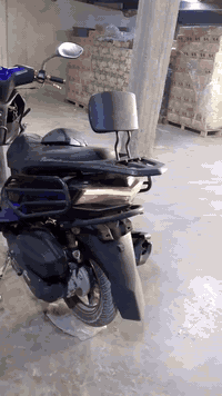 سلام عليكم دراجه سكنس مدرعه مديل 2025 جديده قبل شكم شهر طلعت من الوكيل كهربايات شغلات كلهن دراجه حلوه نضيفه دراجه شلعه ومعدل حلو السعر مليون 250 وبيه مجال قليل حك الجيه مكانه سوق شيوخ هذا رقمي وبيك خير وتدلل *********** بي واتساب
