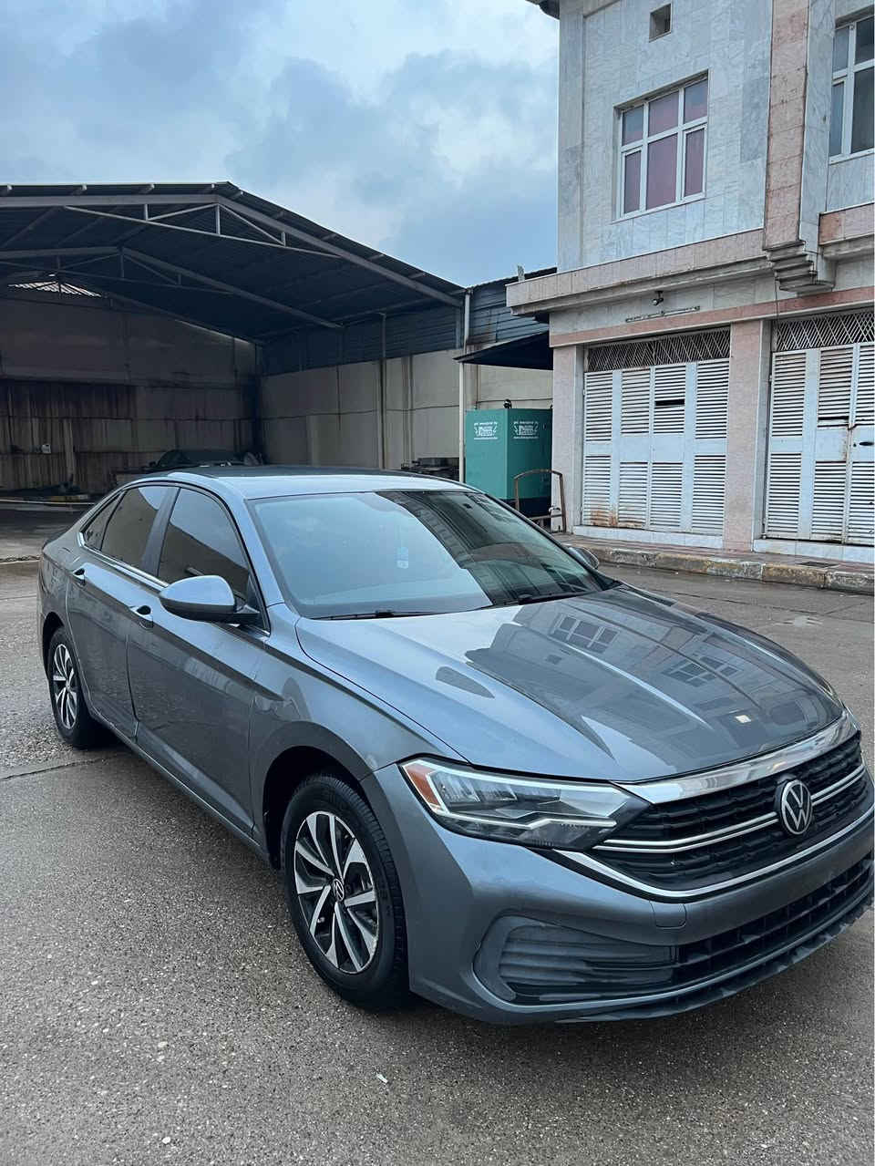 فوكس واكن جيتا وارد امريكي للبيع او مراوس
موديل 2024 ماشية 20 الف 
بدون صبغ بدون ارباكات شرط 
مواصفات السيارة 
شاشة كبيرة 
كاميرا خلفي 
رادار امامي 
حساسات خلفي 
بريك بصمة 
ويل كروم 
لآيت زينون 
تحكم استيرن
تحديد سرعة 
تترقم شمالي. اربيل. دهوك. سليمانية. 
العنوان اربيل 
السعر 142 ومجال 
واتساب *********** أربيل, العراق
