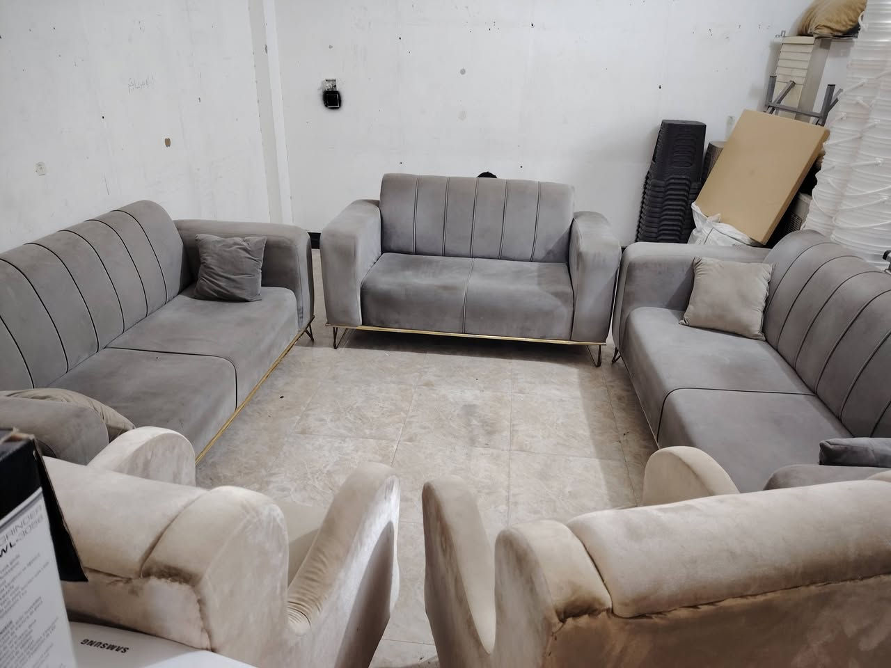 تخم قنفات ١٠ نفر حطاطه سعر ٣٥٠ الف العنوان الفلوجة حي المعلمين قرب جامع سعد *********** ***********
