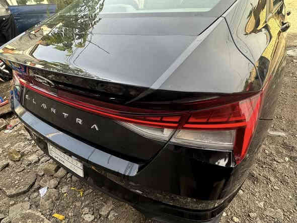 النترا ٢٢ امريكيه
ماشيه ٨٥ ميل
صور الحادث مرفقه بل منشور
السياره نضيفه وحلوه 
عنوان بغداد الاعظمية
***********
السعر ١٤٠ وبيه مجال
