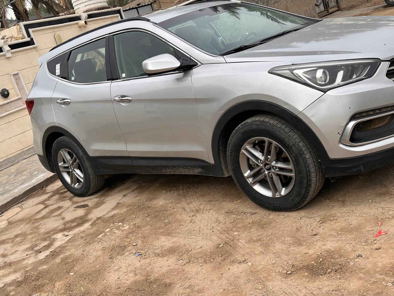 السلام عليكم ورحمة الله سنتافي موديل 17 سيارة جديدة تحويل مباشر محرك 2400   السعر 150 ربيه مجال للطيبين 🌷***********
