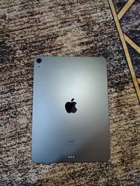 ايباد Are 4  نضيف ذاكره 512 بطاريه 81 ممبدل بي ايشي سعره 350 بي ضربه ب...