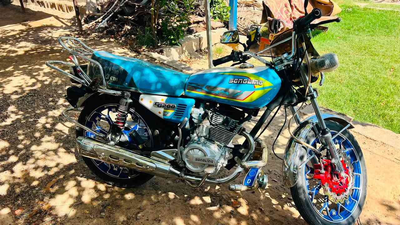 السلام عليكم  مرخصه ألدمن للبيع 🏍️
سونك موديل 2025  الدراجه نظيفه كلش 
النظافه مثل ما موضح بل صوره 
محرك 200 بصمه شغاله مكفوله من كلشي اي نقص مابيها 
السعر 775 والشراي بي خير ويدللل 
خاص ما متواجد 
 هاذه رقمي :***********
