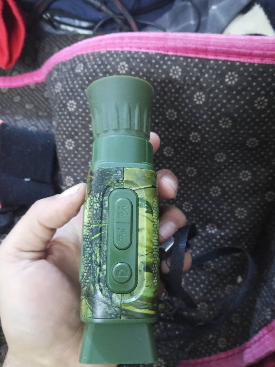 السلام عليكم
ناضرور اليلي نهاري 
تصوير الفيديو وصور 
بي زوم والنحطلة رام وشاحنة كلاكسي 
سعر 50 قفل 
***********
مكاني الزعفرانية
