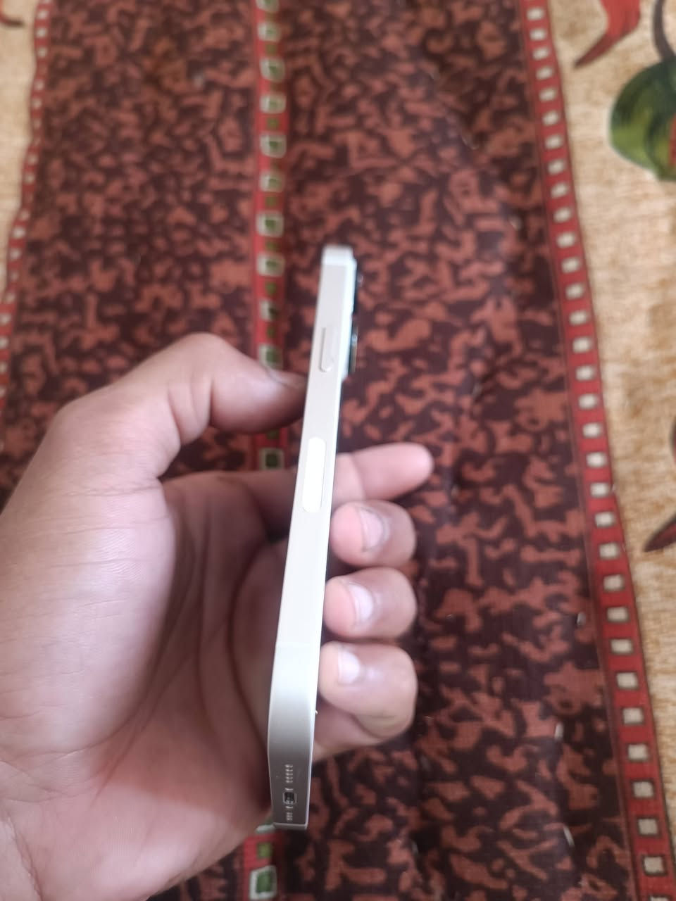 ايفون 13 ذاكره 128 بطارية 91 جهاز كلة بلادي شخط مابي مكفول للبيع و مراوس شراي خاص و اتصل  ***********
