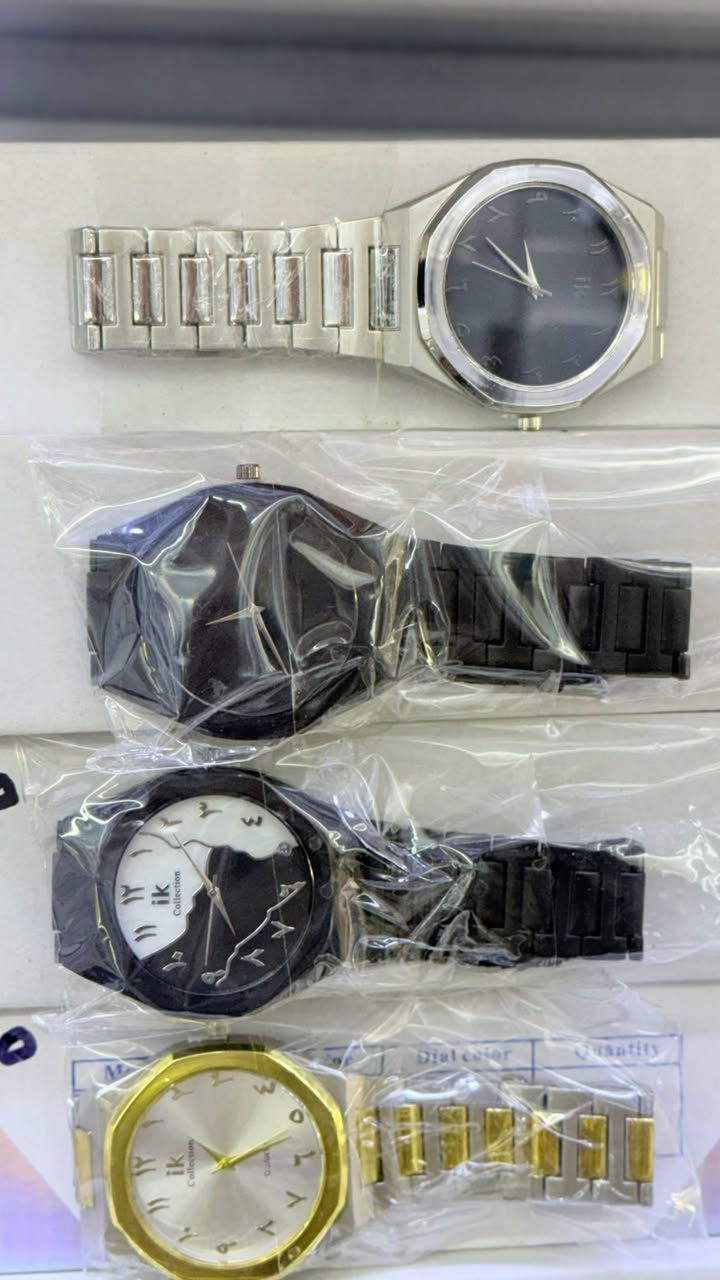 السلام عليكم تم وصول مسواك جديد تم تكرار موديل الساعه الفحميه 

من الساعات والسعر 3 الف و 4 الف 

وعدنه 5 الف  كل قطعتين ب 9 الف عرض بيهن جميع

 الموديلات داخل الصور ويوجد جمله ساعات ونظارات 

الموقع قرية شكرآ الشارع العام مجمع محطم الاسعار 

للاستفسار ***********
