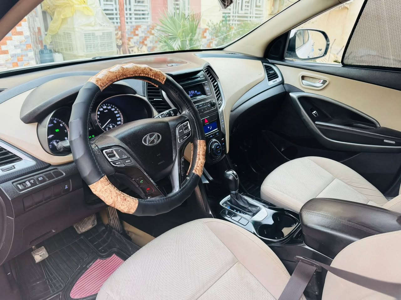 سلام عليكم
سنتافي مديل 16 خليجي رقم أربيل الجديد الدولي 
محرك 6 سلندر مكفوله من الضربه و الصبغ و التبديل 
السياره 7 راكب داخل بيجي 
مكان السياره النجف الرقم ***********
السعر 173 و بيه مجال فقط بيع اعتذر عن المراوس
