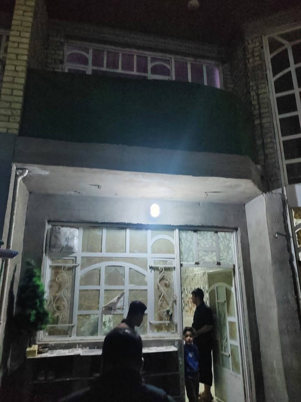 بسم الله الرحمن الرحيم
السلام عليكم ورحمة الله وبركاته
بيت ١٥٠ متر ٧ اونص متر وجه ونزال ٢٠ قريب على الشارع العام ٣٠ متر ٤ غرف نوم وصاله ومطبخ واستقبال بناء طابوق كاشي وسيراميك بيت جاهز منطقة خيرات البتول الزراعي للاستفسار الاتصال على الرقم
السعر ١٢٥ مليون وبيه مجال للاستفسار الاتصال على الرقم *********** ابو محمد
