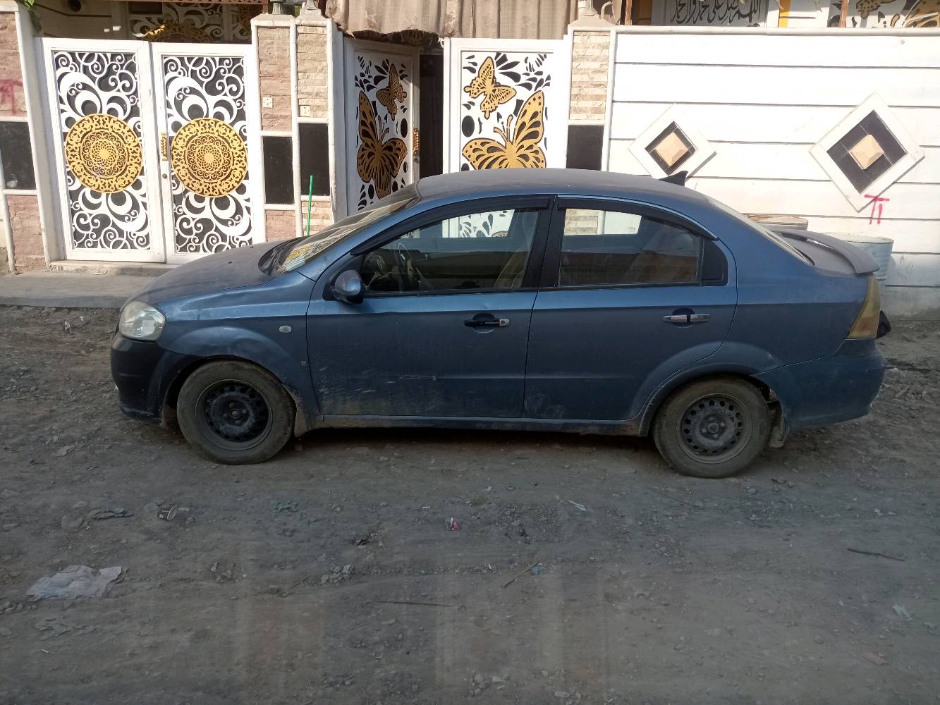 السلام عليكم عندي افيو موديل 7 للبيع محرك وكير كفالة عامة يشهد الله السيارة بس شوية كشرها يرادلة ترتيب باتري جيديد حدادية فول داخلها نضيف سبير اكو عدة كاملة بالجنطة للمعلومه السيارة مطلوبة غرامة 200 الف ينكصن من السعر 