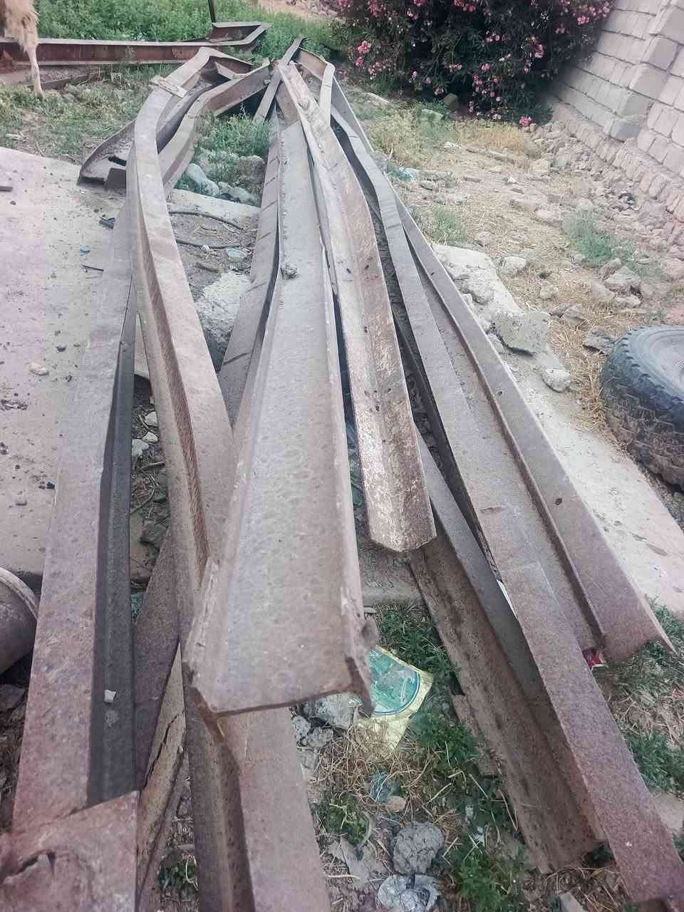 چنر وزواية للبيع سعر المتر 12 وبي مجال للتواصل ***********
