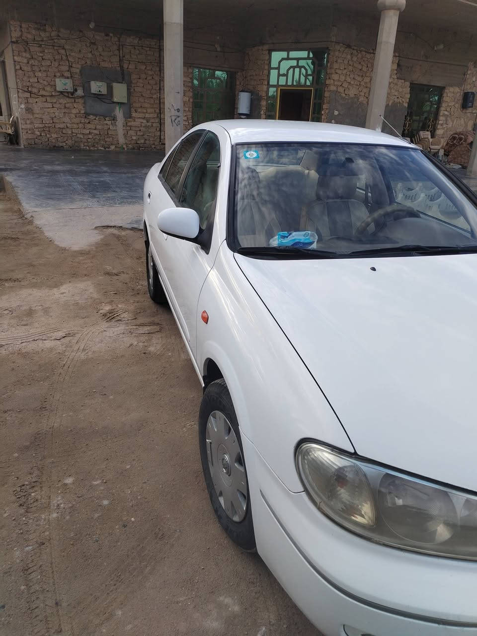 نيسان سني محرك ابيض 2009 بدن ضربه بدون صبق على وضع الشركة تخم تاير رقم انكليزي رقم بغداد هزاع صار شهر السياره بسم صاحبه اسعر 115 ورقه وبيه مجال شويه 
أخوان اني مكلف بل النشر هاذا رقم صحاب السيارة *********** ابو حسين مكان السياره فلوجه الكرمه
