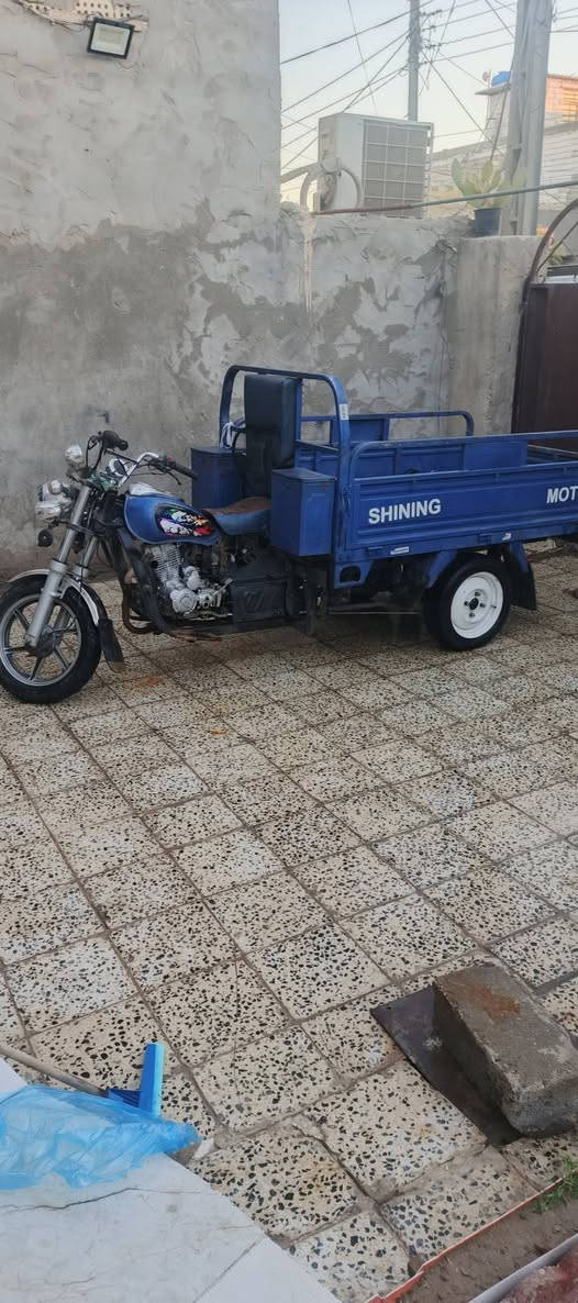 سلام عليكم ستوتة لبيع او مراوس بتكتك عادي ونطي فرق 
مكاني كربلاء 
اوراق مديل 2021
تخم تاير كلشي مضح بل فيديو 
كربايات كلهة شغالة مكفولة شاصي وراقة
***********سعر خاص بيكم خير ودللو
