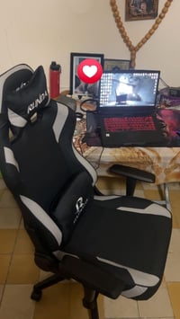 كرسي كيمنك للبيع مصارلي شهر ونص من اخذته وقليل استخدمه بعده جديد وكلشي...