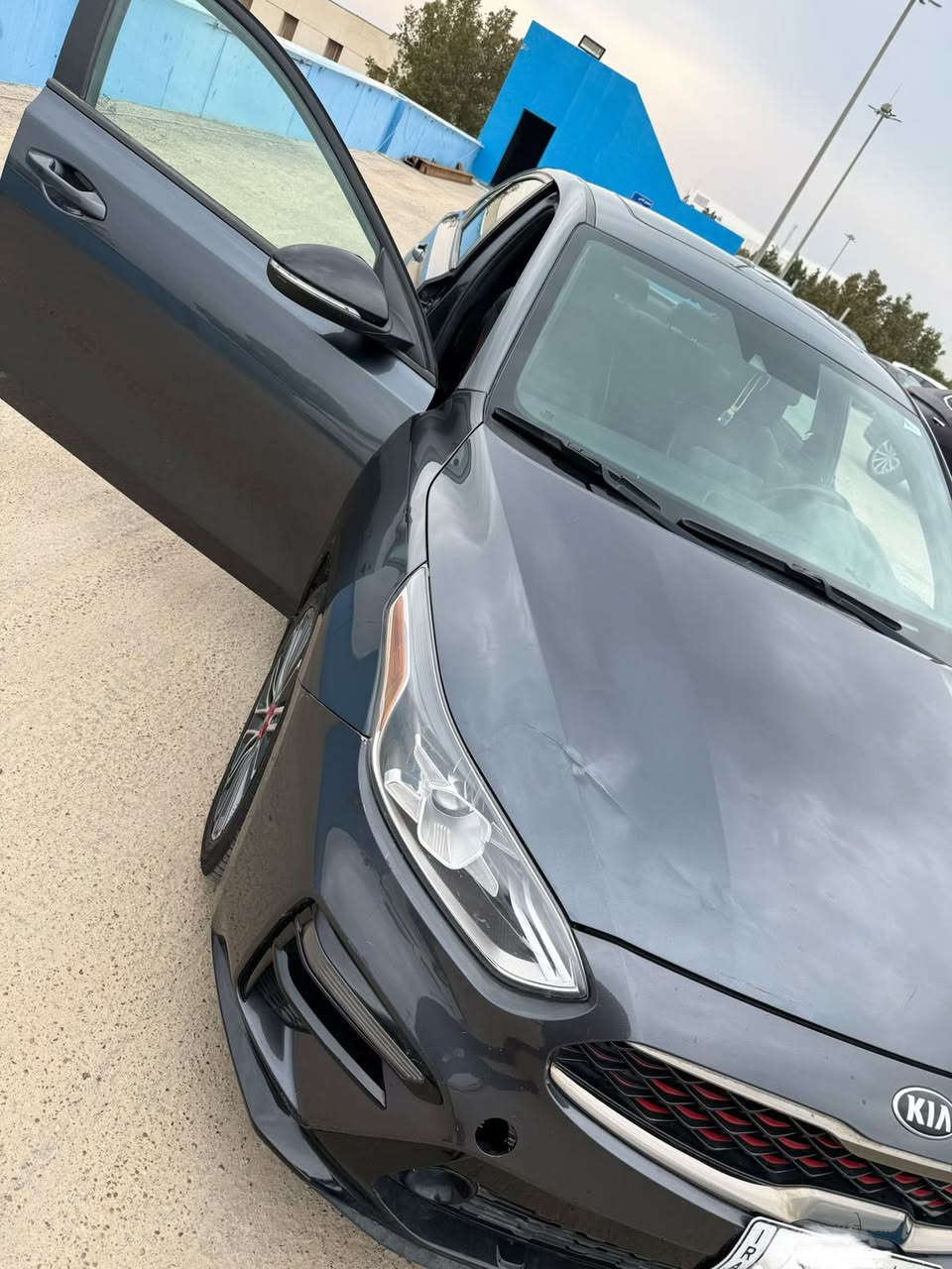 كيا فورتي GT موديل 2020 اخت الكلين 
السيارة بدون صبغ حتى الدعامايات 
فقط بارد شبر بالبنيد و شوية بالجاملغ 
باقي كفالة لغد شاصي دواخل كير مكينة حجر بيئة
ماشية 47 الف ميل 
فول مواصفات اعلى فئة 
سيارة جاهزة للأخير بعدها على وضع الشركة 
اني مدخلها على ايدي
رقم بغداد بأسمي 
السعر 129 ورقة و بيها مجال بسيط جداً
مكاني بغداد السيدية 
***********
