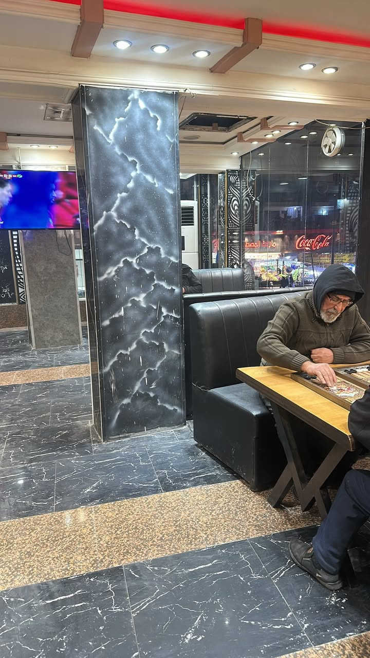 كوفي وبلياردو للبيع السبب عدم التفرغ الموقع الكرادة داخل قرب شارع الاورزدي السعر والتفاصيل على الرقم ***********
