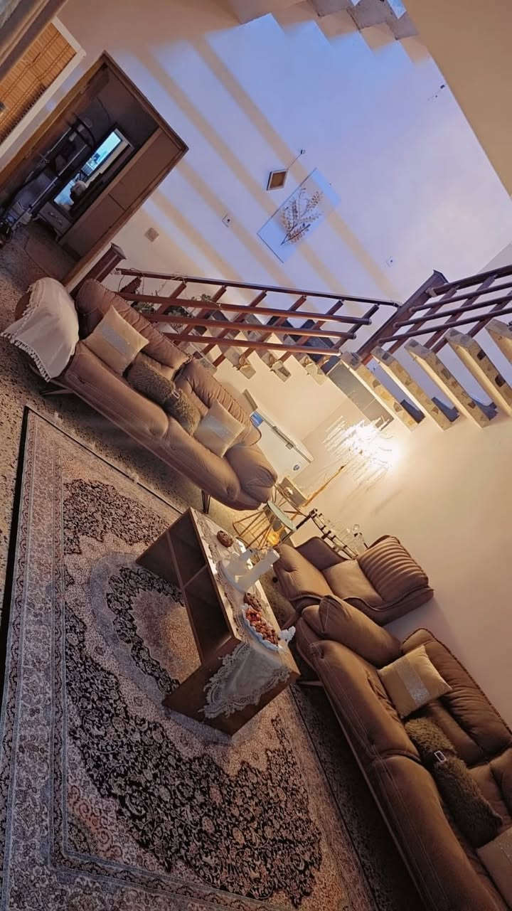 للبيع بيت طابو صرف مساحه 125 متر طابقين مؤثث مع تشجير 10 متر

 شارع الزوراء

اربع غرف نوم وغرفة خطار وحولي داخلي ومخزن  
وحمام وصحيات عدد 2 
غرفة نوم ارضي و3طابق ثاني 
بيتونه ومخزن بالسطح .
سبلتين مع تخم غرفة الخطار  للمشتري يبقن

للاستفسار...وباقي التفاصيل 
***********
