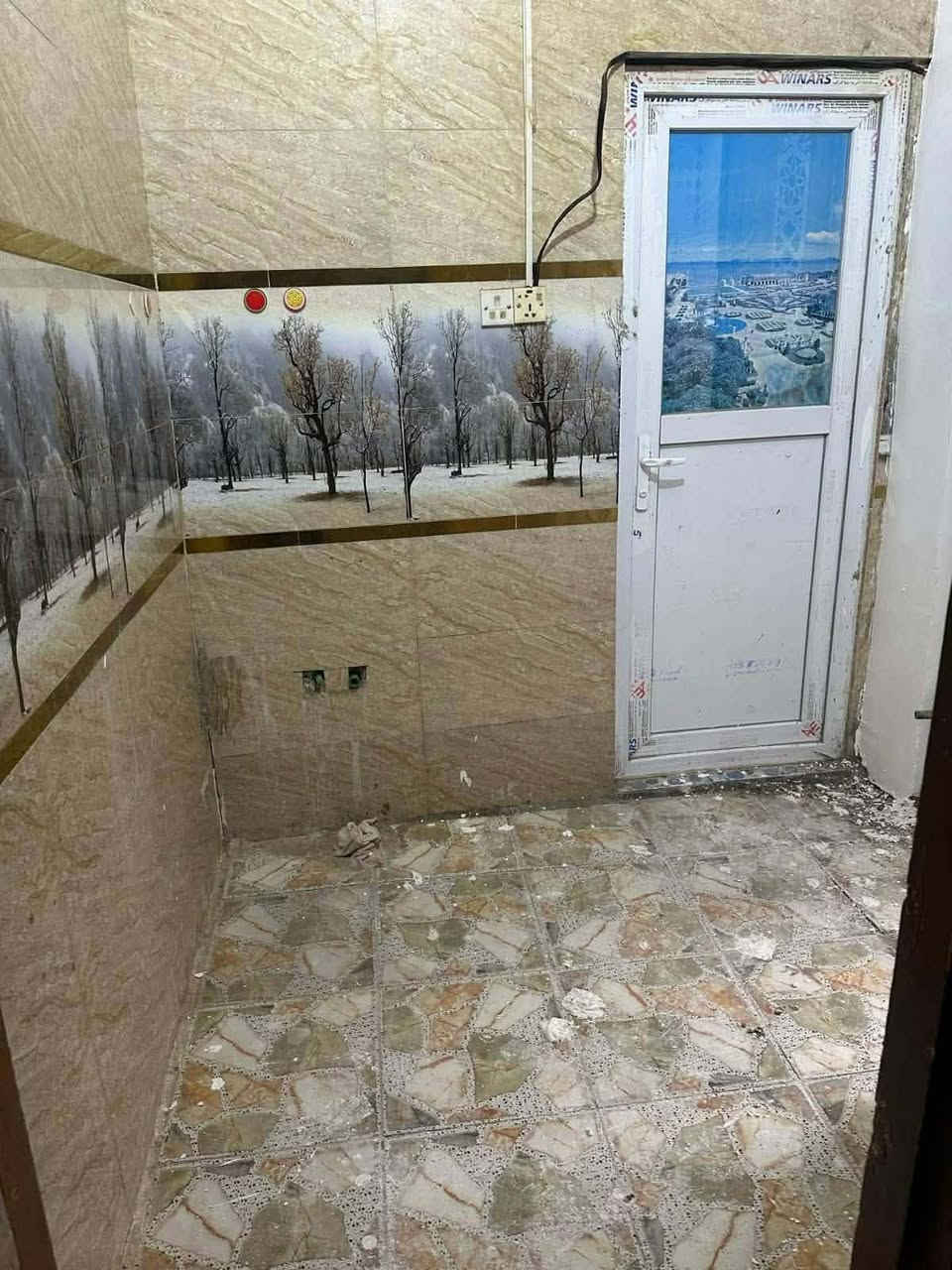 دار للإيجار 🏡 سعر الاجار 200 الف  💸
الموقع 📍حي النداء بصف شارع المجمعات خلف الغزالي للهواتف النقاله
المساحة📌50 متر طابق واحد 
يتكون من غرفة نوم
صالة 
صحيات 
مطبخ
البيت زيرو يقع على شارع 20
ويحتوي على تانكي ماء سخان خط مولده 
جاهز من كلش


**إذا كنت صاحب هذا الإعلان وتريد حذفه لأي سبب، رجاءا أرسل رسالة إلى الدعم الفني**