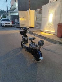 دراجه للبيع جديده 3سرعات سرعته 40 بصمات 2سويجات 2. تايرات جدد  سعر 300...