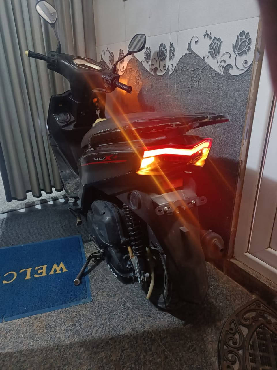 سلام عليكم سكنس موديل حديث كهربائيات شغاله كله شلعه اومعدل خير من الله رون مال عداد شغال مكان كربلاء قرب الچاير السعر خاص او واتساب ***********
