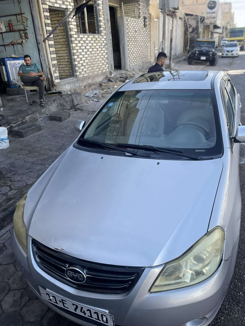 سلام عليكم سياره بيوادي 2016 سياره فول مواصفات رقم بغداد تحويل ثاني يوم سياره اي قطرهً صبغ مابيه وأي ضربه مابيه وكير ومكينه مكفول تبريد مكفول موقع سيارهً بغداد دوره الرقم ‭***********
