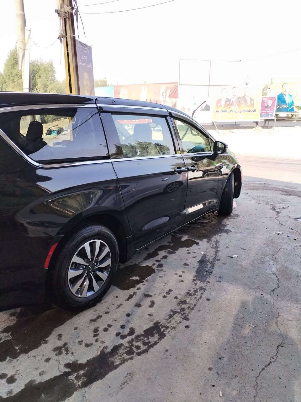 كرايسلر باسيفيكا بلكن. موديل 2023
السيارة هايبرد. شحن + بنزين
الرقم بغداد – باسمي
ماشيه 31 ألف فقط
محرك 3600cc

الضرر: دعامية أمامية جهة السايق، شبر جاملغ، وشبر بنيد من الحافة فقط
الإيرباكات سليمة
تخم تاير تايلندي جديد

المواصفات:

تحديد مسار

قفل سرعة

اصطفاف ذاتي

كشنات تدفئة

كشن كهرباء

تبريد 3 قطع

خزن ميموري

فول مواصفات ما عدا الفتحة

📍 مكان السيارة: بغداد – الدورة
☎️: رقم هاتف : ***********
السعر 235

#كرايسلر #باسيفيكا #Chrysler #Pacifica #هايبرد #سيارات_للبيع #بغداد #سوق_العراق_للسيارات #IraqKurdCars
