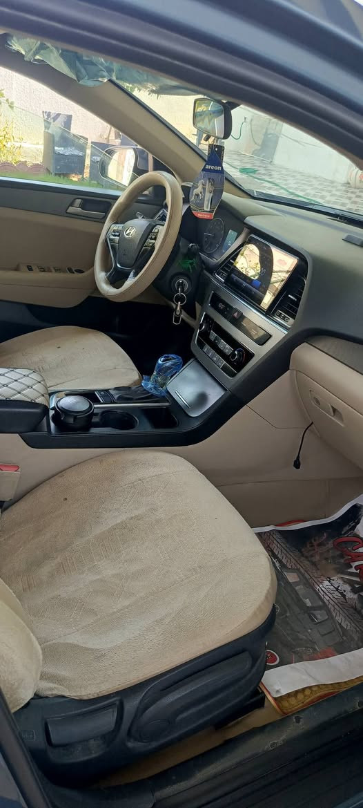 سلام عليكم
سوناتا وارد امريكي موديل 2017

رقم بغداد بسمي رقم دولي

حادث موضح بل منشور بيهه صبغ أثر طخات بسيطه

السعر 115 وبيهه مجال 

الستفسار ***********
