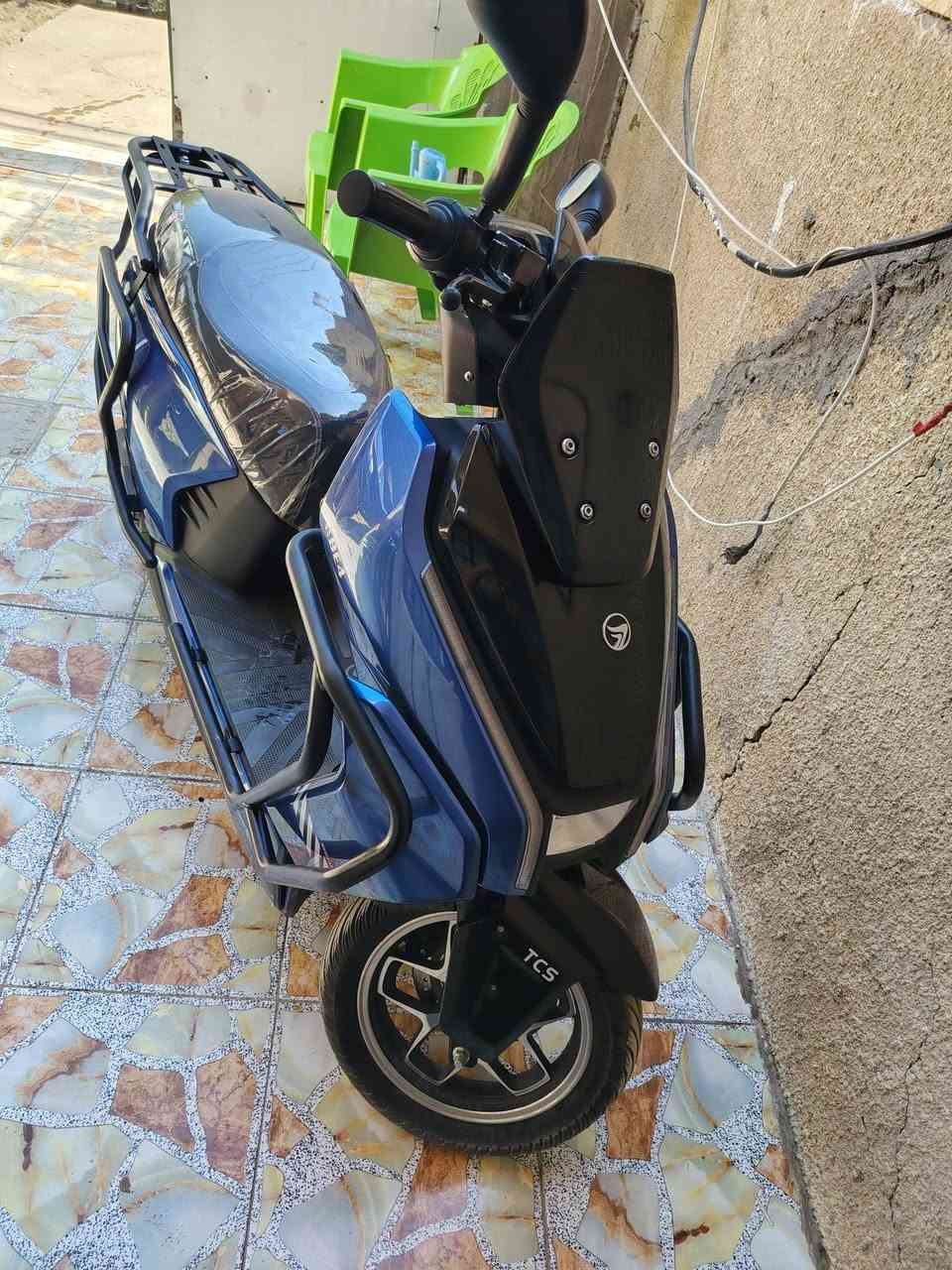 سلام عليكم موطور شحن للبيع بطارياته مصطره يقرن ١١ موطور جديد فول السعر ٩٠٠ مكان ابو غريب ***********

