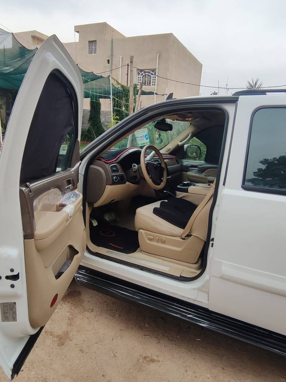 يوكن طويل XL فيئة الملكية SLT. وارد امريكي حادثهة بجم امامي ما واصل للشواصي  ابيض بلاد 2008 بصرا اجرا السيارا حلوا نضيفة 175
*********** البصرة, العراق
