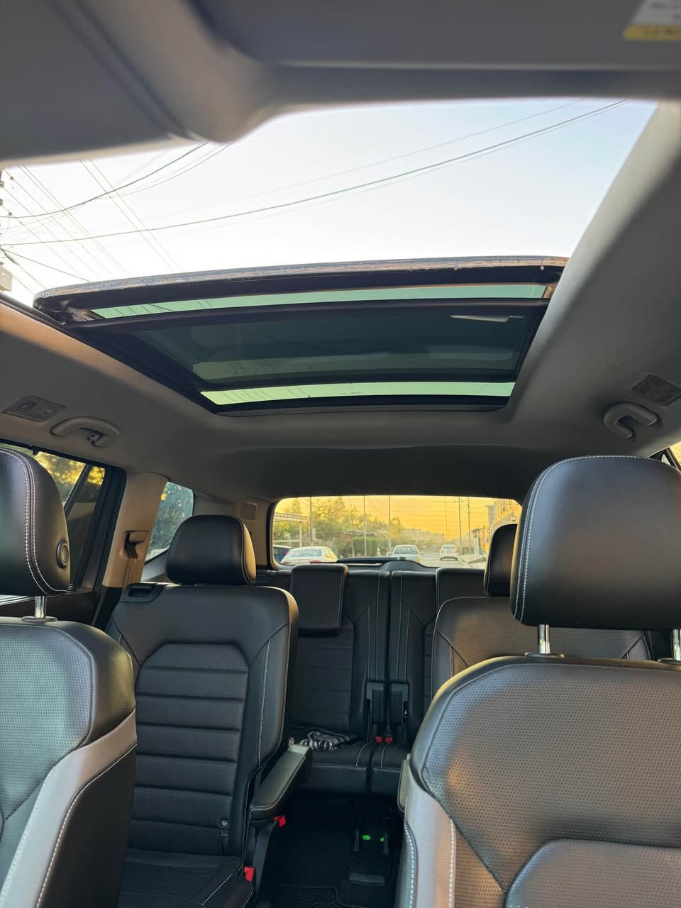 ئةتةلةس  2022فول فول قةپات مواسةفات هةموشتك بةشةرتة  رةقةمو سةنةوةي نوية كوشين ساردو گةرم   كوشين ڤي ئاي پي  دوو پارچةي هةية  لة هةوليرم  گؤرينةوةش دةكةم *********** أربيل, العراق
