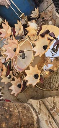 ثريات اثنين • طبلية • ميز تلفزيون