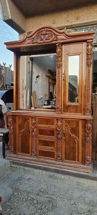 ميز تواليت البيع للاستفسار الاتصال على الرقم 07728701614