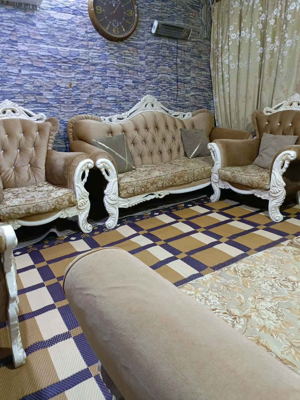 @إشارة تخم رئاسي 6 قطع 10 نفرات وي الكوشات  جاهز تاخذ وتفرش كلش نضيف 350 بي مجال قليل تركي الاصلي كلش نضيف الي يريده يراسلني او يتصل *********** @الجميع
