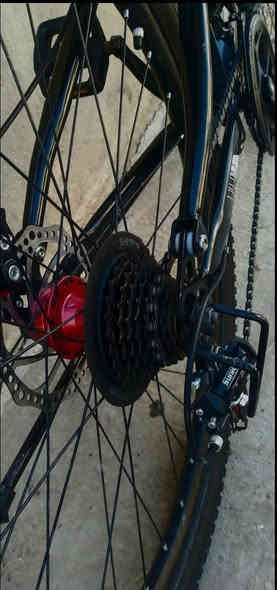 بايسكل -PHMC-
السعر : 170 وبي مجال 
المواصفات : دبلات امامي وخلفي 
المكينة ماركة SHIMANO 
8 گير خلفي 3 گير امامي
دسكات امامي خلفي 
حجم 26 
بايسكل جبلي يفيدك مسافات بعيدة وقريبة 
المكان : بغداد - البلديات قرب مطعم طاووق البنوگ
الرقم : ***********
