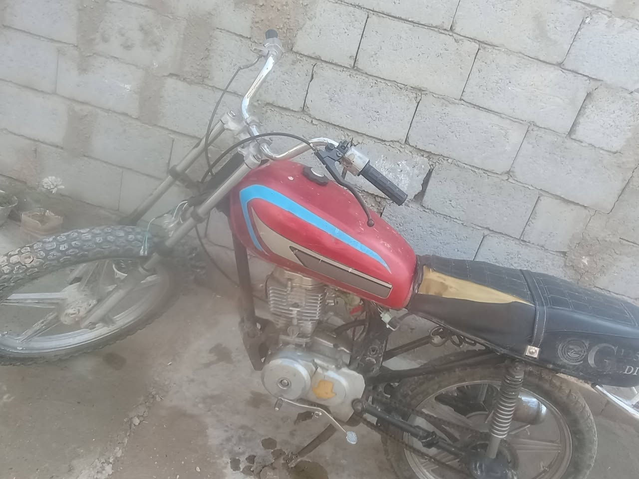 سلام عليكم دراجه للبيع كلك سعر 130 جبله قرب مستشفى الامام علي للتواصل الرقم:***********
