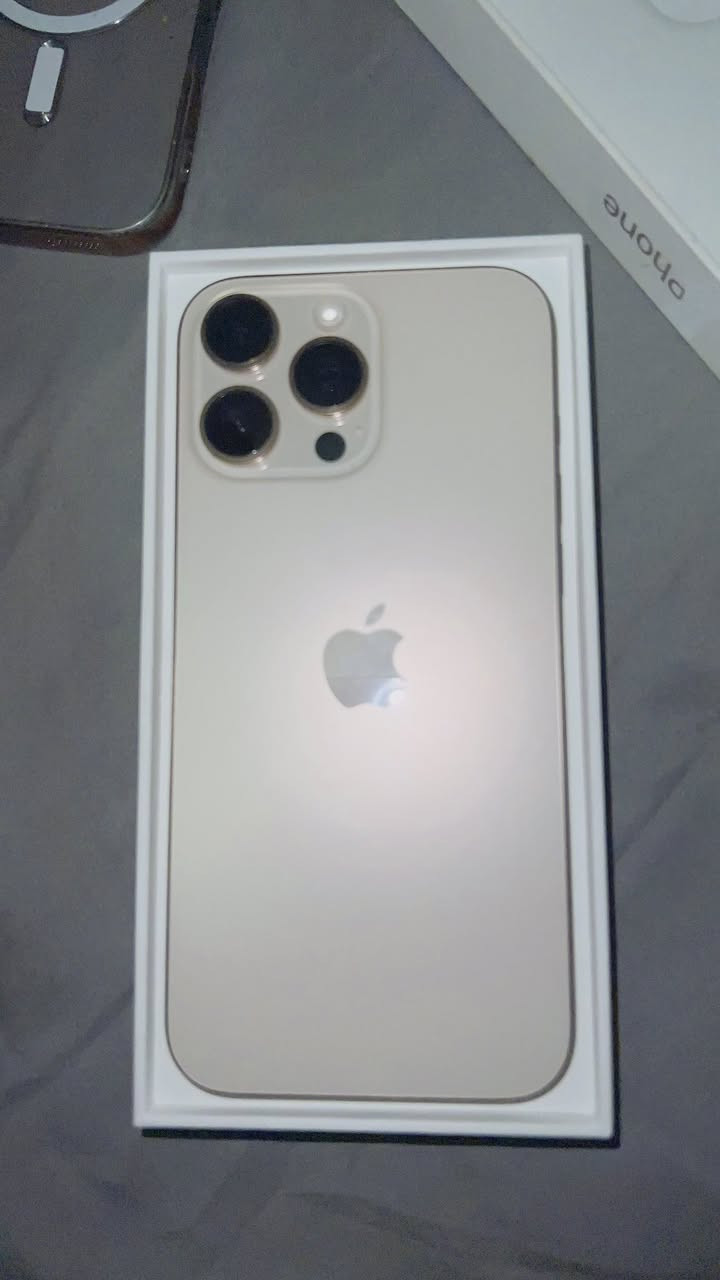 ايفون 16 برو ماكس
ذاكره 256

نموذج N 

باتري 100

عدد دورات 74

الجهاز بعده بل ضمان 

الجهاز نورمال شرط جديد طك صار شهرين من أخذته 

السعر 1350

***********تواصل ع واتساب
