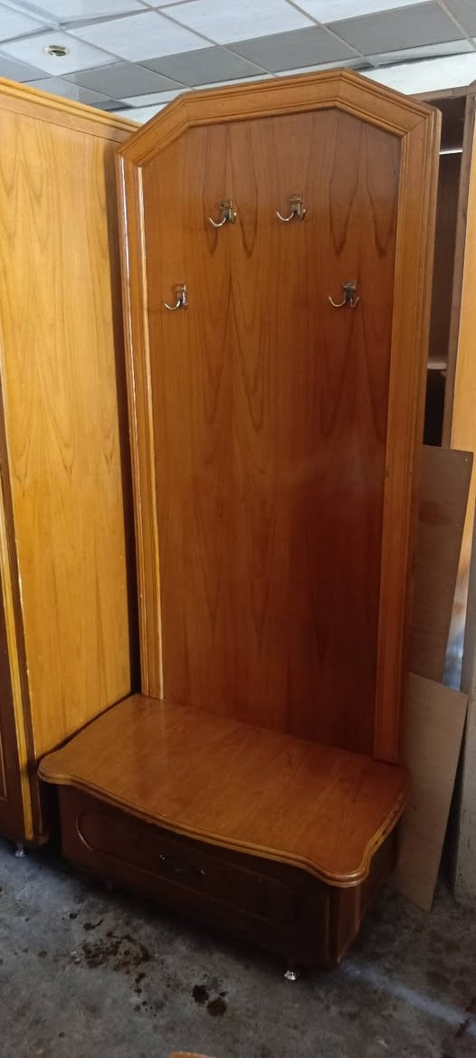 يوجد لدينا غرف نوم صاج عراقي فول نظيف العنوان قريه صدر النهر الشارع العام أي استفسار اتصل بنا ***********///
