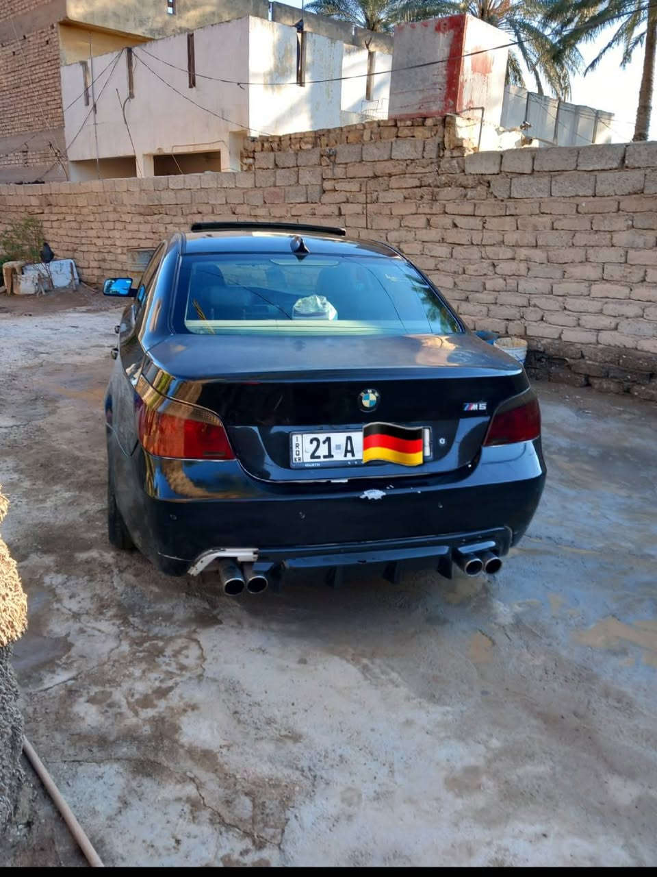 السلام عليكم للبيع بي امa60
موديل 2004 رقم سليمانيه 
حجم محرك 525 بلادي
كير مكينه ممتاز تبريد تدفئ شغال
فتحة سقف كراسي كهرباء خزن ميموي
تدفئ تبريد بالمقاعد مري قلاب
دعاميات محدثهm
صبغ حزام بدون حادث 
سعره 105ورقه  وبيه مجال لشراي للاستفسار*********** مكانه ديالى
