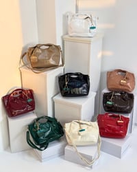 جنط نسائي سعر المفرد 15 آلاف دينار سعر الدرزن 120 ألف دينار قياس 18 × ...