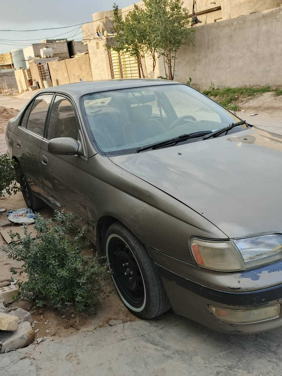 كرونه نفخ موديل 1994 رقم انكليزي بسمي مكفولة من الضربة والكصه ونقل الجثة مكينه وكير صار شهرين شادهن 
سنوية لل30 داخله هزة سيارة علية تخم تاير ماعايزه برغي  السعر ٥٧وبيه مجال بسيط رقمي *********** تجي وتشوفها شوفه العين وبيك خير ودلل
